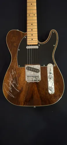 Guitarra Custom autografada pelo guitarrista RICHIE KOTZEN