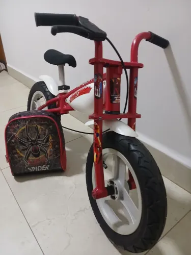 Bicicleta de Equilíbrio do Homem Aranha