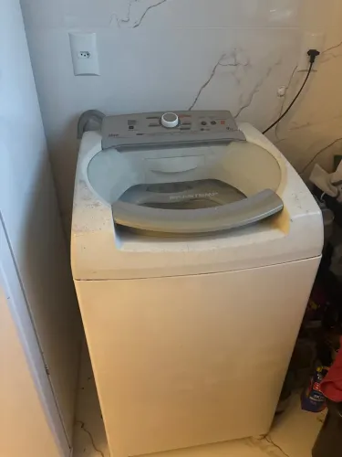 Vendo máquina de lavar para retirar peças!