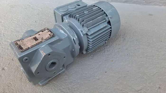 Motor elétrico monofasico 0.5 cv rotação: 3490. Alta Rotação.