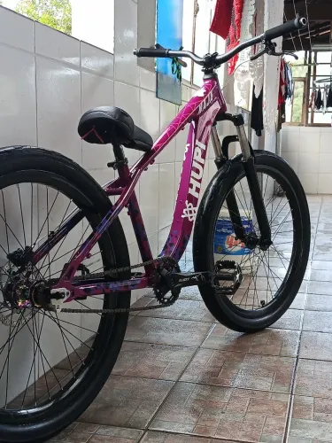 Bicicleta Hupi naja v9 semi nova!!!