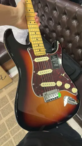 Guitarra Fender Player II Modified - TONE BURST NOVA E JÁ REGULADA