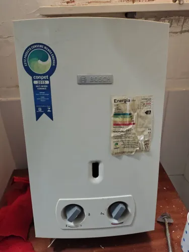 Aquecedor á gás instantâneo (BOSCH)