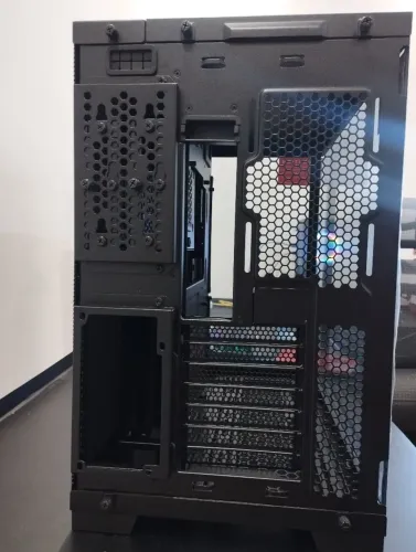 Gabinete Gamer Lian li 011 RGB Novo nunca usado.