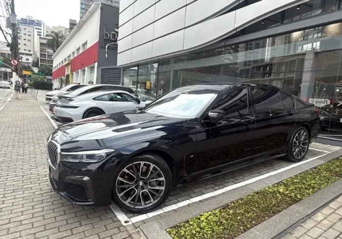 BMW 745LE M Sport Sedan 3.0 V6 Híbrido Aut. 2020