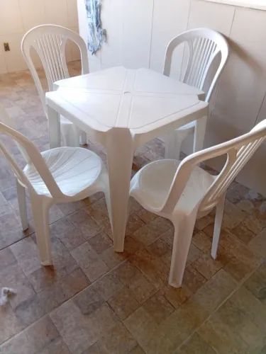 Conjunto mesa e cadeiras pvc