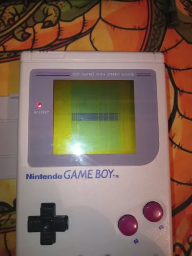 Game boy clássico na caixa 