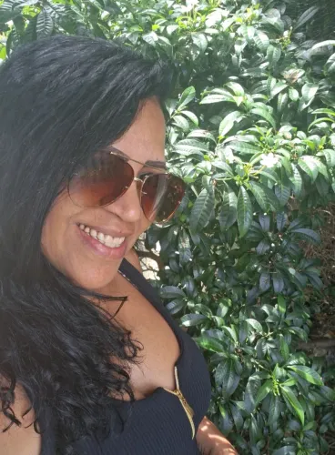 Diarista/cuidadora de idosos. 