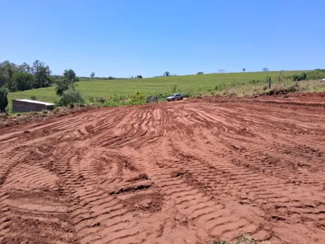 Vendo chácara de 1.000 metros na estrada Moema entre Umuarama a serra dos dourados