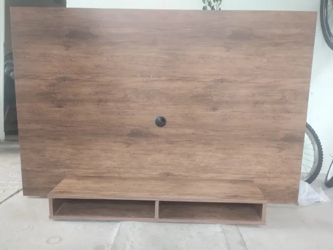 Painel de Tv: 1,37 cm de largura X 0,90 cm de altura