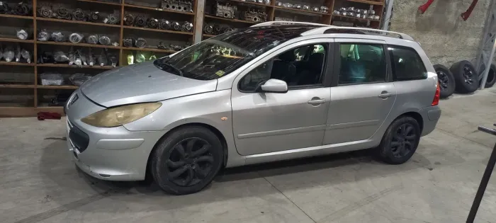 Peugeot 307 sw 7 lugares automático 2.0 para retirada de peças