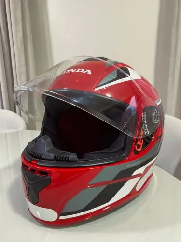 Capacete vermelho - tamanho 56