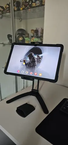 Suporte articulado para tablets