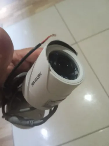 Câmera hikvision colorida