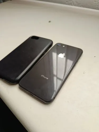 iPhone 8