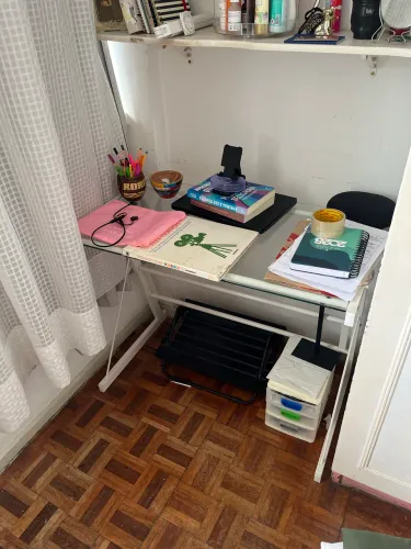 Escrivaninha tokstok de vidro com metal 