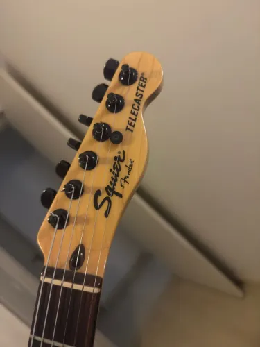 Guitarra Squier Jim Root - EMG ORIGINAL