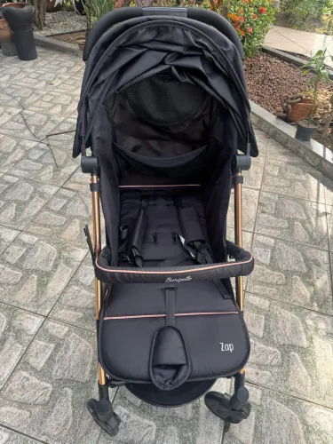 Vendo carrinho de bebê Burigotto semi novo