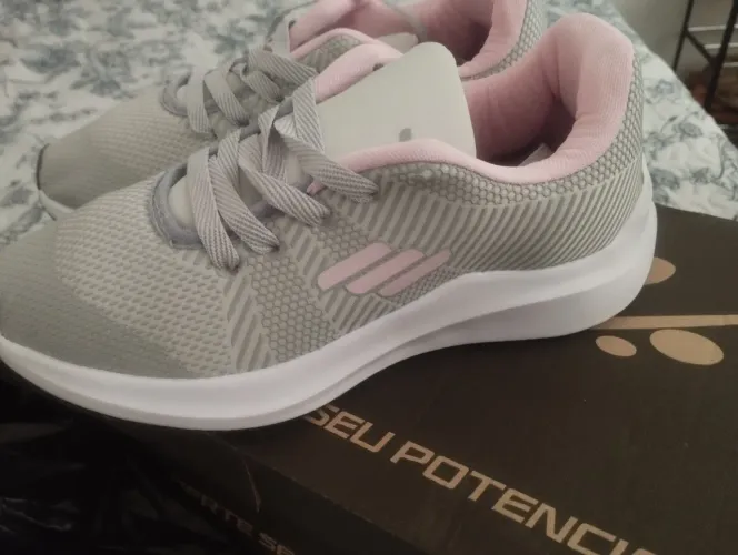 Tênis feminino novo