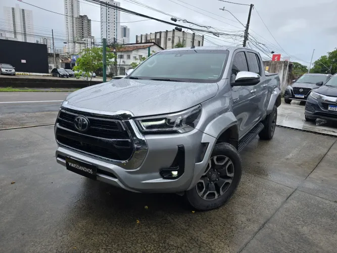 Toyota Hilux CD SRX Plus 4X4 2.8 TDI Die. Aut. 2025