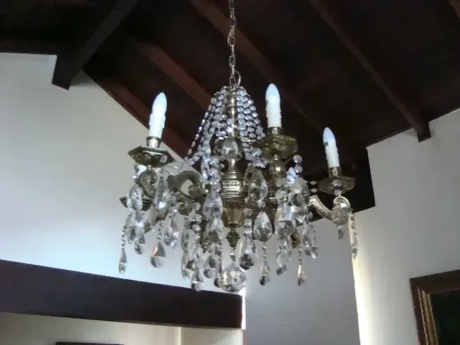 Lustre em bronze e cristal para 6 lâmpadas