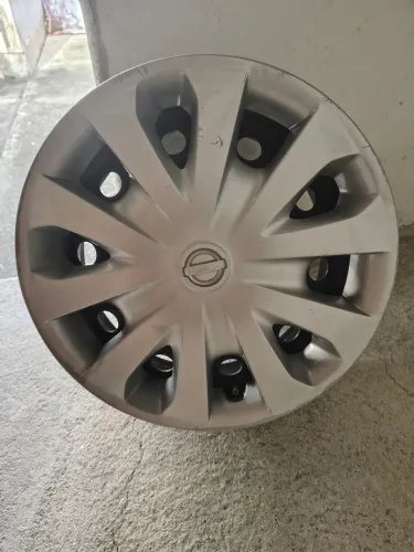 01 Roda avulsa Nissan Versa com calota 