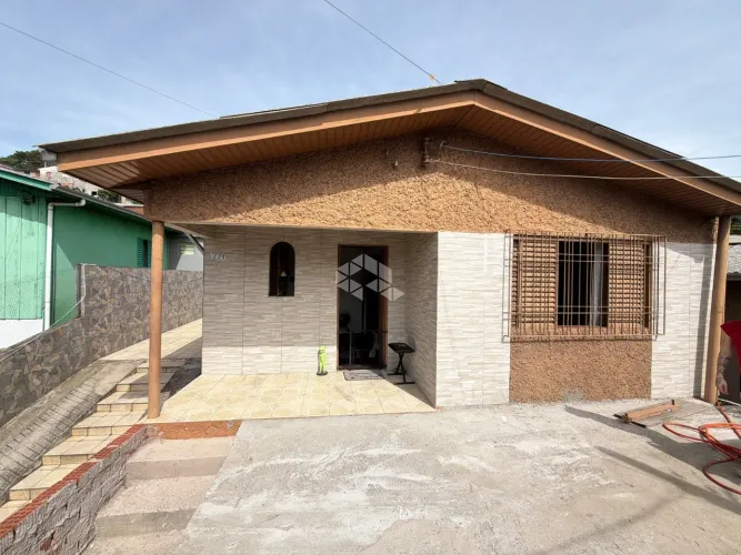 Casa com entrada Individual no bairro São Victor Cohab