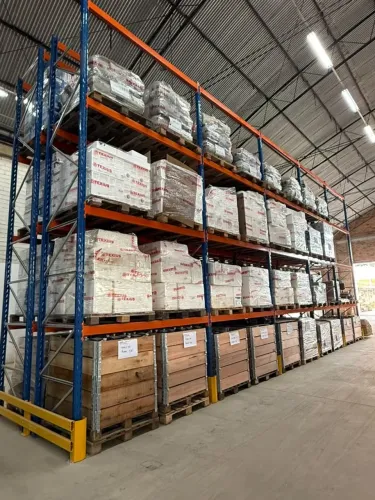 Porta-Paletes Industrial Reforçado | Estrutura Sob Medida