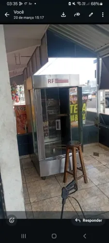 Máquina assa frango