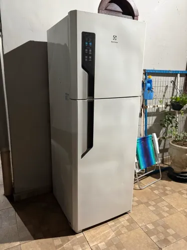 Geladeira Eletrolux Frost Free 432L Efficient AutoSense Duplex Branca