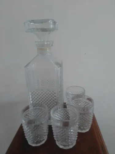 Antiga Licoreira em vidro Bico de jaca
