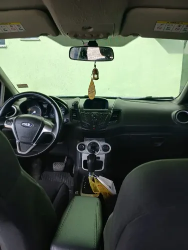 Ford Fiesta 1.6 16V Flex Aut. 5P 2014