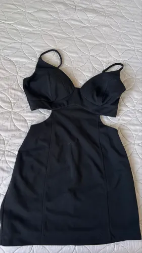 Vestido preto curto