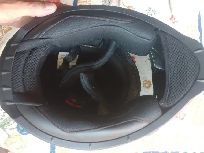 Vendo capacete novo, sem marcas de uso<br>$300<br>