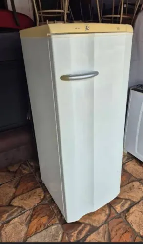 Vendo um geladeira sem motor