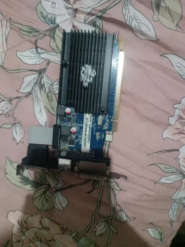 Placa de vídeo Radeon R5 200 séries 1gb