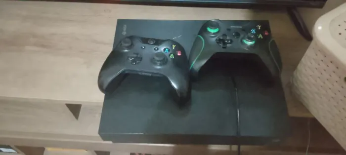 Xbox one X em bom estado de conservação