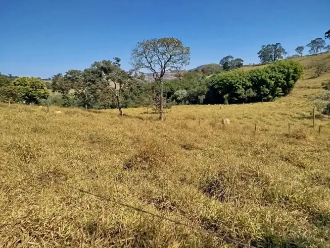 Terreno em Passa Tempo Minas MG. 4 mil metros totalmente plano OPORTUNIDADE com agua carr