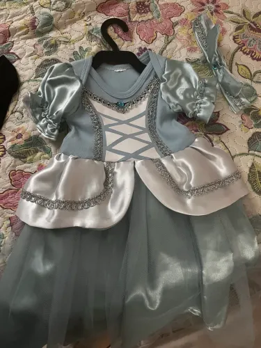 Vestido mesversario Cinderela com laço 