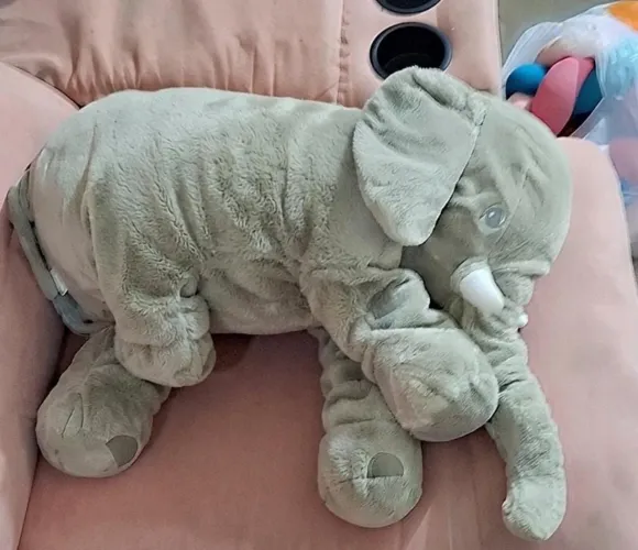 Elefante almofada amamentação