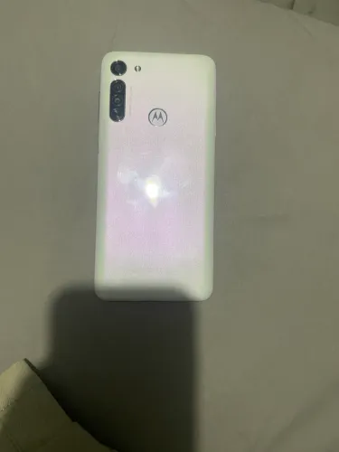 Moto G8 