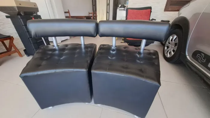 Poltronas em couro