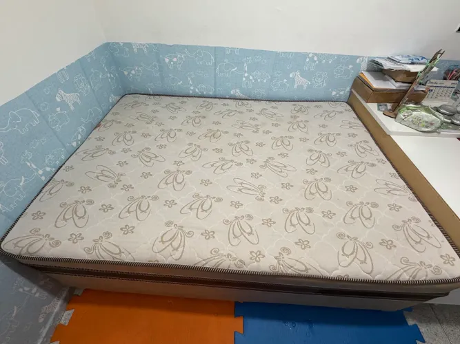 Cama Casal com molas