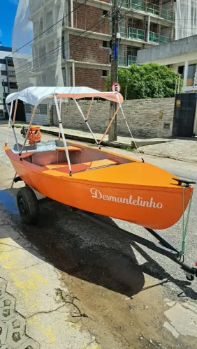 Barco 4 mtrs com carreta e motor