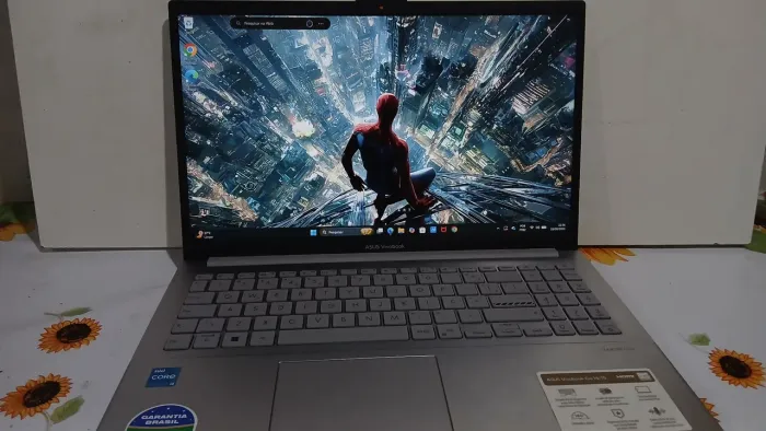 Vendo Notebook ASUS Vivobook Go 14/15, em excelente estado de conservação.