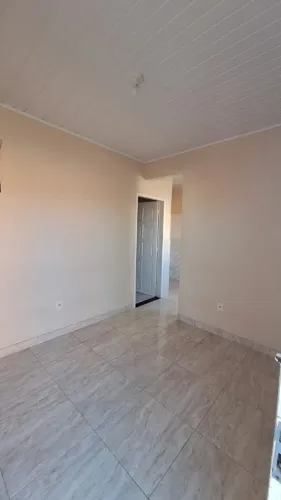 CASA DE 1 QUARTO NA COROA DO MEIO