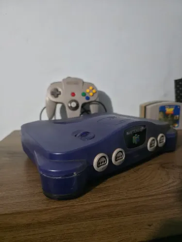 NINTENDO 64 COM CONTROLE + 1 FITA E CABOS(FORÇA E CONVERSOR HDMI)