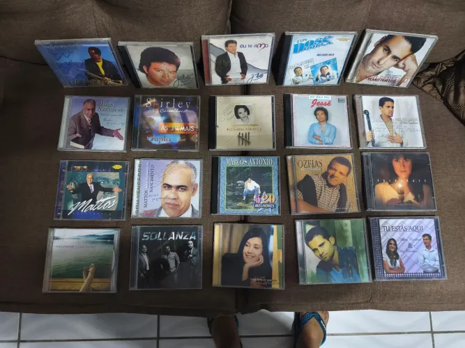 54 CDs GOSPEL DE VÁRIOS CANTORES, QUARTETO E GRUPOS
