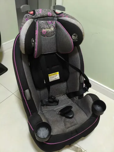 Cadeira Infantil para Carro Safety 1st - Conservada e Segura