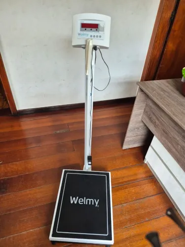 Balança Welmy elétrica seminova